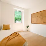 Luxury Central Suite Garden In Lugano
